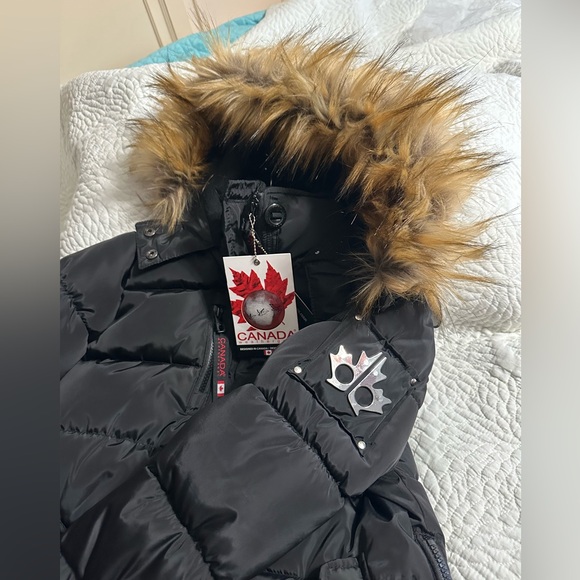 Canada Weather Gear Girl Full Zip Puffer Jacket with removable fur hood - Picture 8 of 13